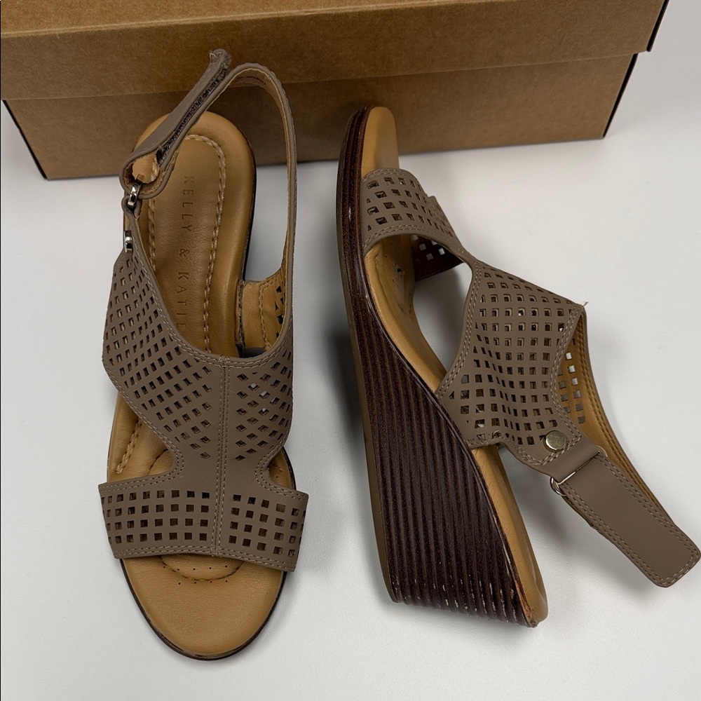 Kelly & Katie Women's Brown Wedge Sandals Size 7